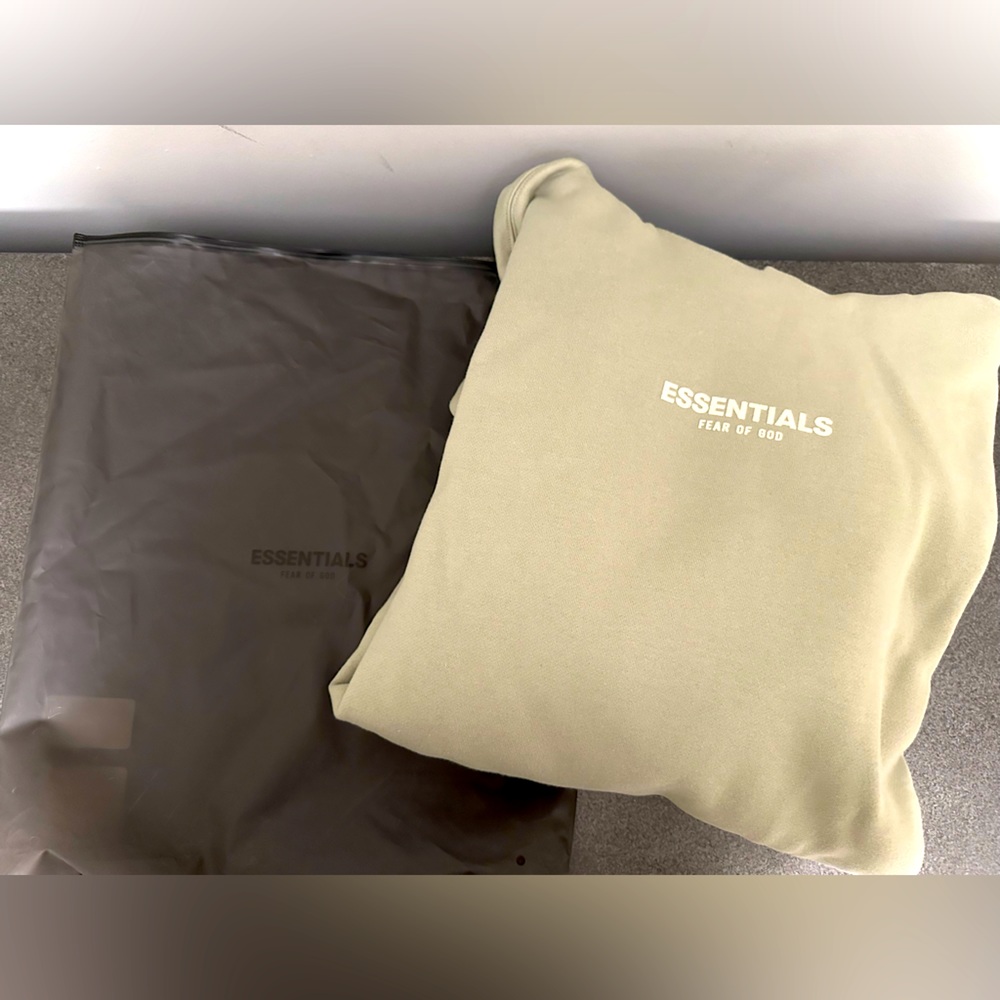 NWT Fear of God ESSENTIALS L/S Hoodie